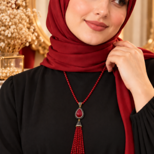 ✨ عقود شرقية فاخرة… أناقة تتدلّى بكل تفاصيلها ✨